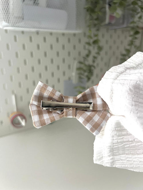 Barrette marron à carreaux